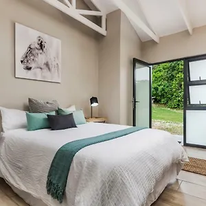 port-elizabeth-country-getaway-deer-park-estate.port-elizabeth-hotel.com/